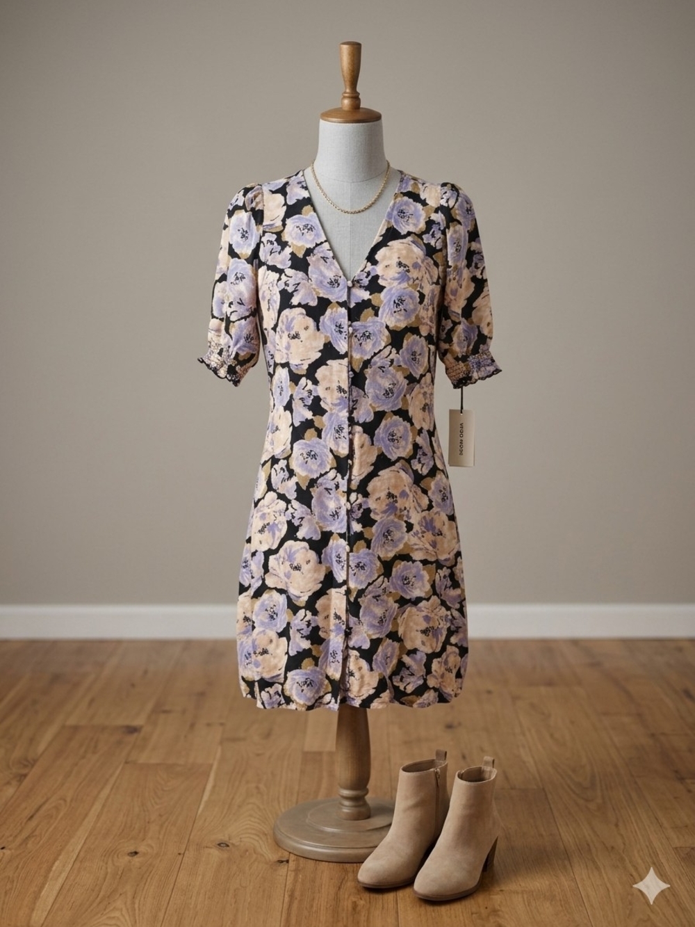 Vero Moda Black Floral V-Neck Short Sleeve Dress in Lavender and Cream